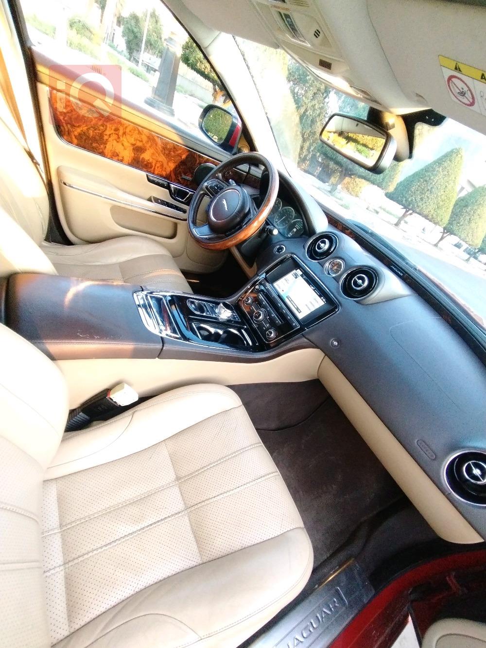 جاكوار XJ